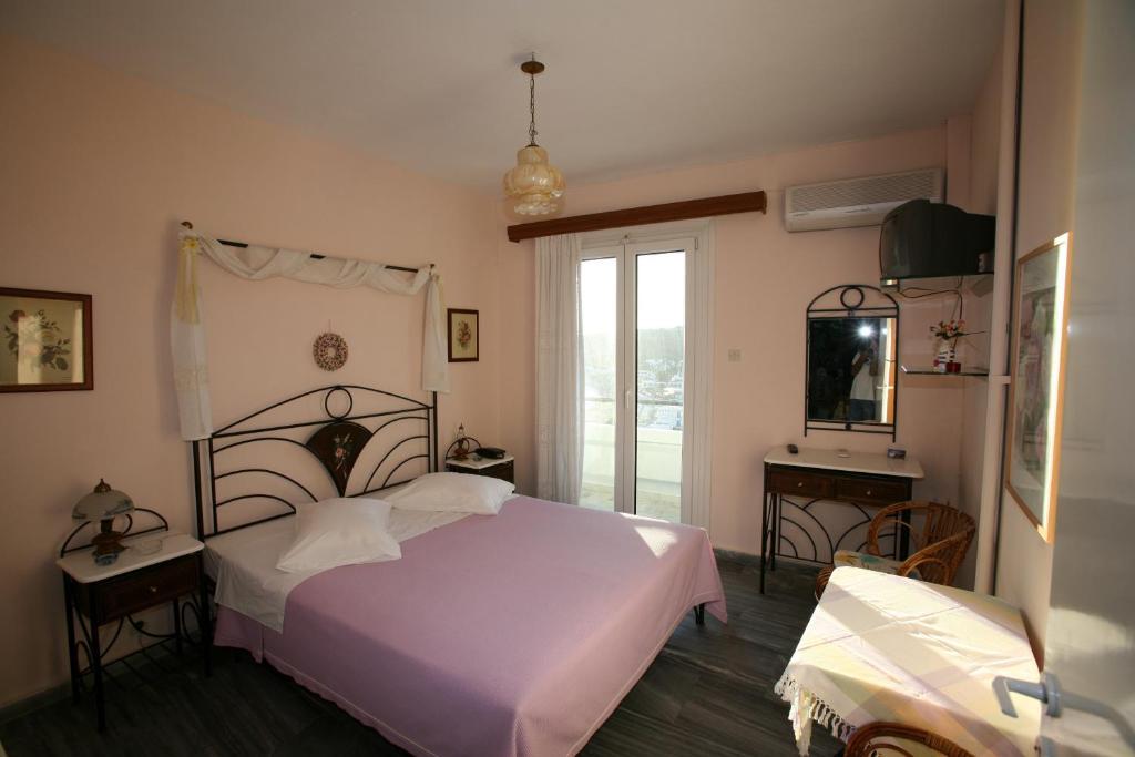 Meltemi Aparthotel Batsi  Room photo