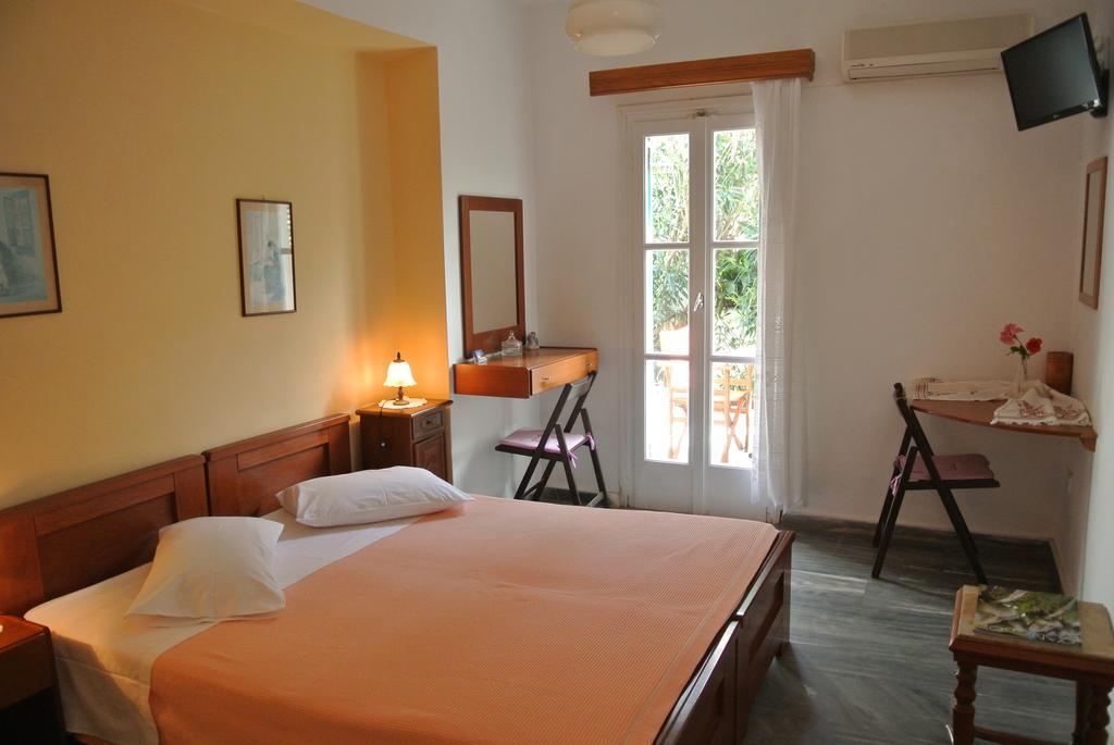 Meltemi Aparthotel Batsi  Exterior photo