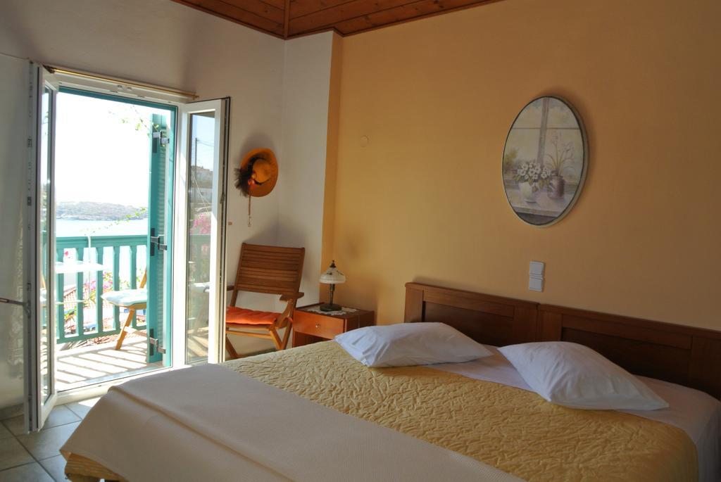 Meltemi Aparthotel Batsi  Exterior photo