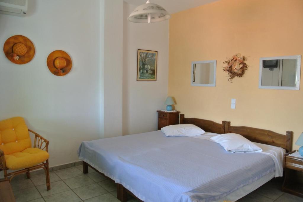 Meltemi Aparthotel Batsi  Room photo